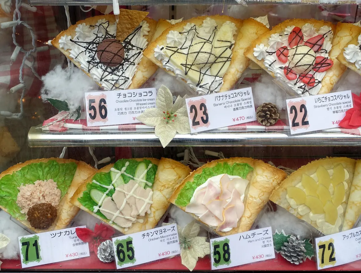 Crêpe displays on Takeshita Street