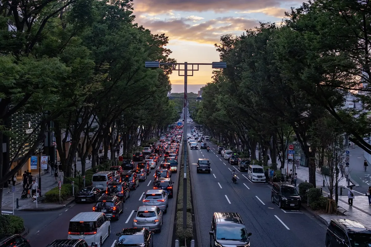 Die Omotesando bei Sonnenuntergang